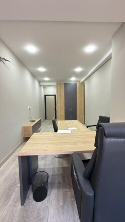 İcarə ofis 3 otaqlı 115 m²,  Gənclik m.-9