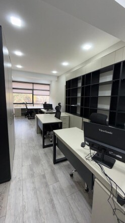 İcarə ofis 3 otaqlı 115 m²,  Gənclik m.-3
