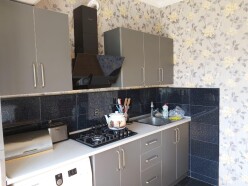 Satılır köhnə tikili 4 otaqlı 100 m²,  Yeni Günəşli-6