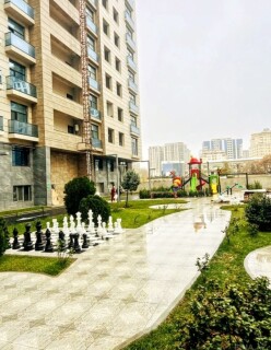 Satılır yeni tikili 4 otaqlı 195 m²,  28 May m.-4