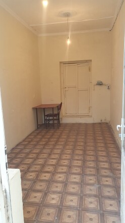 Satılır obyekt 20 m², İnşaatçılar m.-3 Satılır obyekt 20 m², İnşaatçılar m.-3