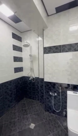 {"az": "Satılır yeni tikili 2 otaqlı 63 m², İnşaatçılar m.", "en": "Sale new building 2 rooms 63 m²,  Insaatchilar m.", "ru": "Продан Новое здание 2 Комнаты 63 m²,  Иншаатчылар м."}-7