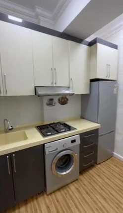 {"az": "Satılır yeni tikili 2 otaqlı 63 m², İnşaatçılar m.", "en": "Sale new building 2 rooms 63 m²,  Insaatchilar m.", "ru": "Продан Новое здание 2 Комнаты 63 m²,  Иншаатчылар м."}-12