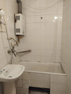 İcarə köhnə tikili 2 otaqlı 60 m², İnşaatçılar m.-4