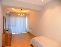 Satılır yeni tikili 4 otaqlı 179 m², Şah İsmayıl Xətai m.-28