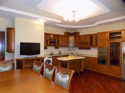 İcarə yeni tikili 5 otaqlı 250 m², Nəriman Nərimanov m.-16