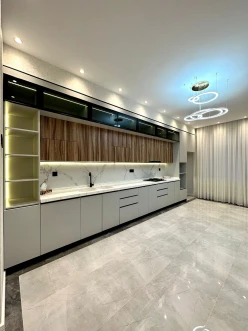 Satılır yeni tikili 4 otaqlı 130 m², Neftçilər m.-5