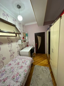 Satılır yeni tikili 2 otaqlı 50 m², İnşaatçılar m.-2