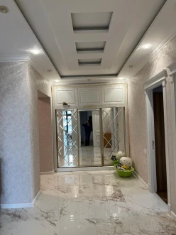 Satılır yeni tikili 3 otaqlı 147 m², İnşaatçılar m.-4