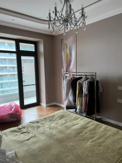 Satılır yeni tikili 3 otaqlı 147 m², İnşaatçılar m.-9