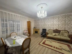 Satılır ev/villa 6 otaqlı 210 m², Xutor q.-12