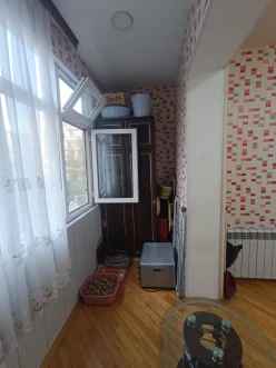 {"az": "Satılır köhnə tikili 2 otaqlı 60 m², İnşaatçılar m.", "en": "Sale old building 2 rooms 60 m²,  Insaatchilar m.", "ru": "Продан Старое здание 2 Комнаты 60 m²,  Иншаатчылар м."}-6