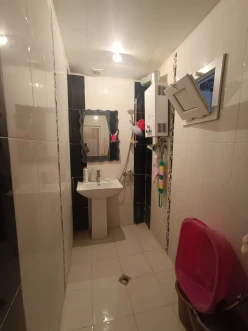 {"az": "Satılır köhnə tikili 2 otaqlı 60 m², İnşaatçılar m.", "en": "Sale old building 2 rooms 60 m²,  Insaatchilar m.", "ru": "Продан Старое здание 2 Комнаты 60 m²,  Иншаатчылар м."}-20