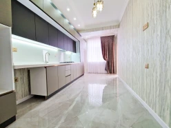 Satılır yeni tikili 2 otaqlı 60 m², İnşaatçılar m.-11