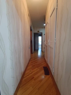 {"az": "Satılır köhnə tikili 2 otaqlı 60 m², İnşaatçılar m.", "en": "Sale old building 2 rooms 60 m²,  Insaatchilar m.", "ru": "Продан Старое здание 2 Комнаты 60 m²,  Иншаатчылар м."}-19