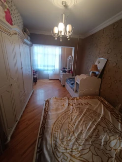 {"az": "Satılır köhnə tikili 2 otaqlı 60 m², İnşaatçılar m.", "en": "Sale old building 2 rooms 60 m²,  Insaatchilar m.", "ru": "Продан Старое здание 2 Комнаты 60 m²,  Иншаатчылар м."}-16