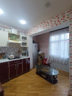 {"az": "Satılır köhnə tikili 2 otaqlı 60 m², İnşaatçılar m.", "en": "Sale old building 2 rooms 60 m²,  Insaatchilar m.", "ru": "Продан Старое здание 2 Комнаты 60 m²,  Иншаатчылар м."}-14