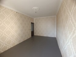Satılır köhnə tikili 4 otaqlı 100 m², İnşaatçılar m.-3 Satılır köhnə tikili 4 otaqlı 100 m², İnşaatçılar m.-3