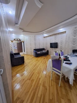 Satılır yeni tikili 3 otaqlı 127 m², İnşaatçılar m.-14