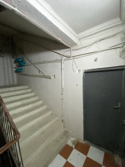 Satılır köhnə tikili 2 otaqlı 40 m², İnşaatçılar m.-13