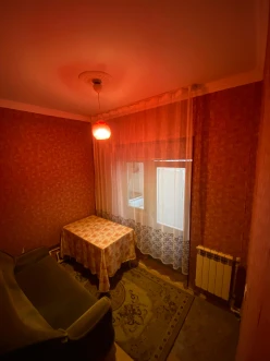 Satılır köhnə tikili 2 otaqlı 40 m², İnşaatçılar m.-20