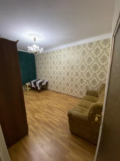 Satılır köhnə tikili 2 otaqlı 40 m², İnşaatçılar m.-6