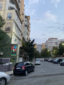 Satılır köhnə tikili 2 otaqlı 40 m², İnşaatçılar m.-12