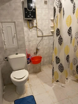 Satılır köhnə tikili 2 otaqlı 40 m², İnşaatçılar m.-4