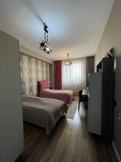 Satılır yeni tikili 3 otaqlı 131 m²,  Yeni Günəşli-5