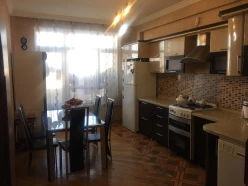 Satılır yeni tikili 3 otaqlı 147 m², Yeni Yasamal q.-6