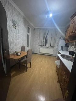 Satılır yeni tikili 2 otaqlı 74 m², İnşaatçılar m.-15