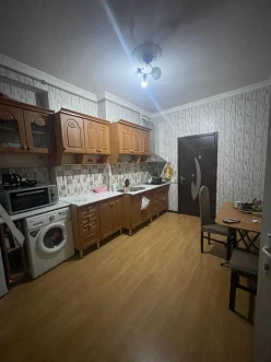 Satılır yeni tikili 2 otaqlı 74 m², İnşaatçılar m.-14