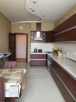 Satılır yeni tikili 3 otaqlı 135 m², Yasamal r.-9