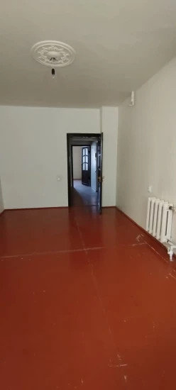 Satılır köhnə tikili 4 otaqlı 100 m², Qaraçuxur q.-17