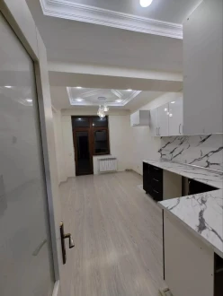 Satılır yeni tikili 3 otaqlı 130 m², İnşaatçılar m.-7