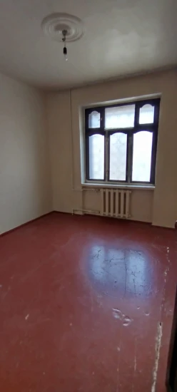 Satılır köhnə tikili 4 otaqlı 100 m², Qaraçuxur q.-7