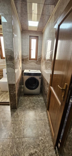 Satılır ev/villa 9 otaqlı 300 m², Binə q.-25