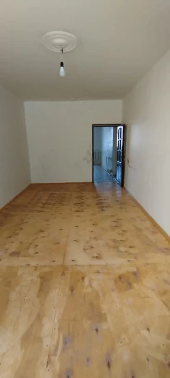 Satılır köhnə tikili 4 otaqlı 100 m², Qaraçuxur q.-13