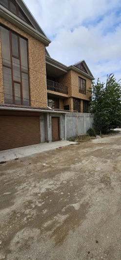 Satılır ev/villa 9 otaqlı 300 m², Binə q.-10