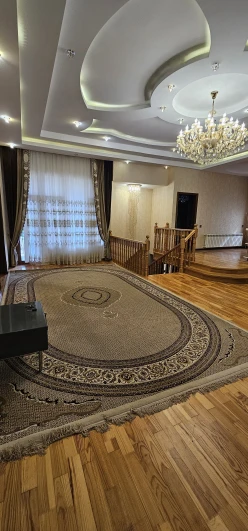 Satılır ev/villa 9 otaqlı 300 m², Binə q.-23