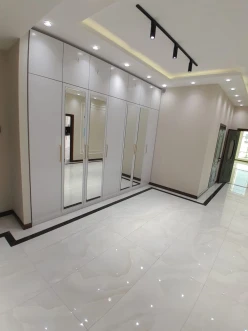 İcarə yeni tikili 4 otaqlı 220 m²,  28 May m.-20