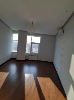 İcarə yeni tikili 4 otaqlı 220 m²,  28 May m.-7