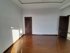 İcarə yeni tikili 4 otaqlı 220 m²,  28 May m.-10