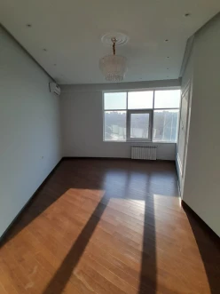 İcarə yeni tikili 4 otaqlı 220 m²,  28 May m.-5