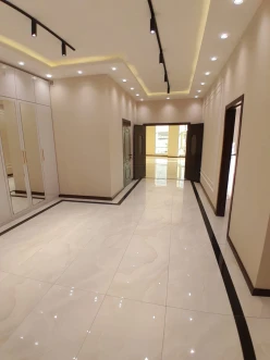 İcarə yeni tikili 4 otaqlı 220 m²,  28 May m.-23