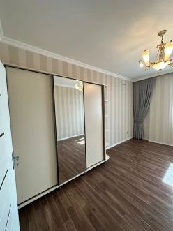 Satılır yeni tikili 3 otaqlı 95 m², İnşaatçılar m.-4