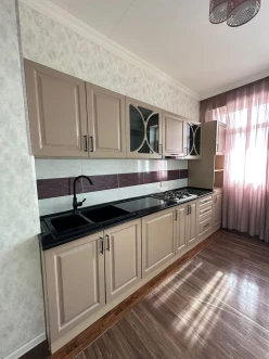 Satılır yeni tikili 3 otaqlı 95 m², İnşaatçılar m.-10