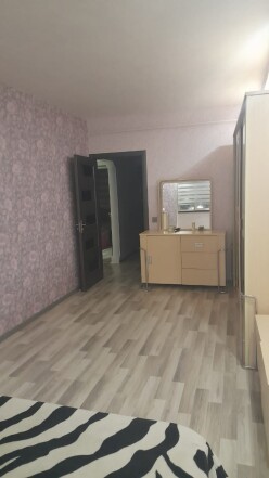 Satılır köhnə tikili 4 otaqlı 100 m²,  Yeni Günəşli-9