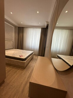 İcarə yeni tikili 2 otaqlı 61 m²,  İnşaatçılar m.-4