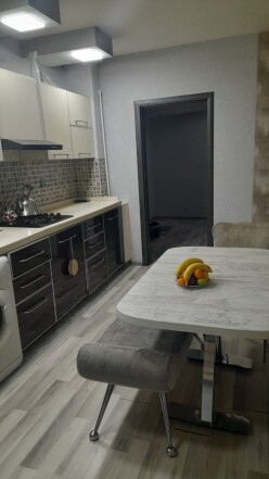 Satılır köhnə tikili 4 otaqlı 100 m²,  Yeni Günəşli-3
